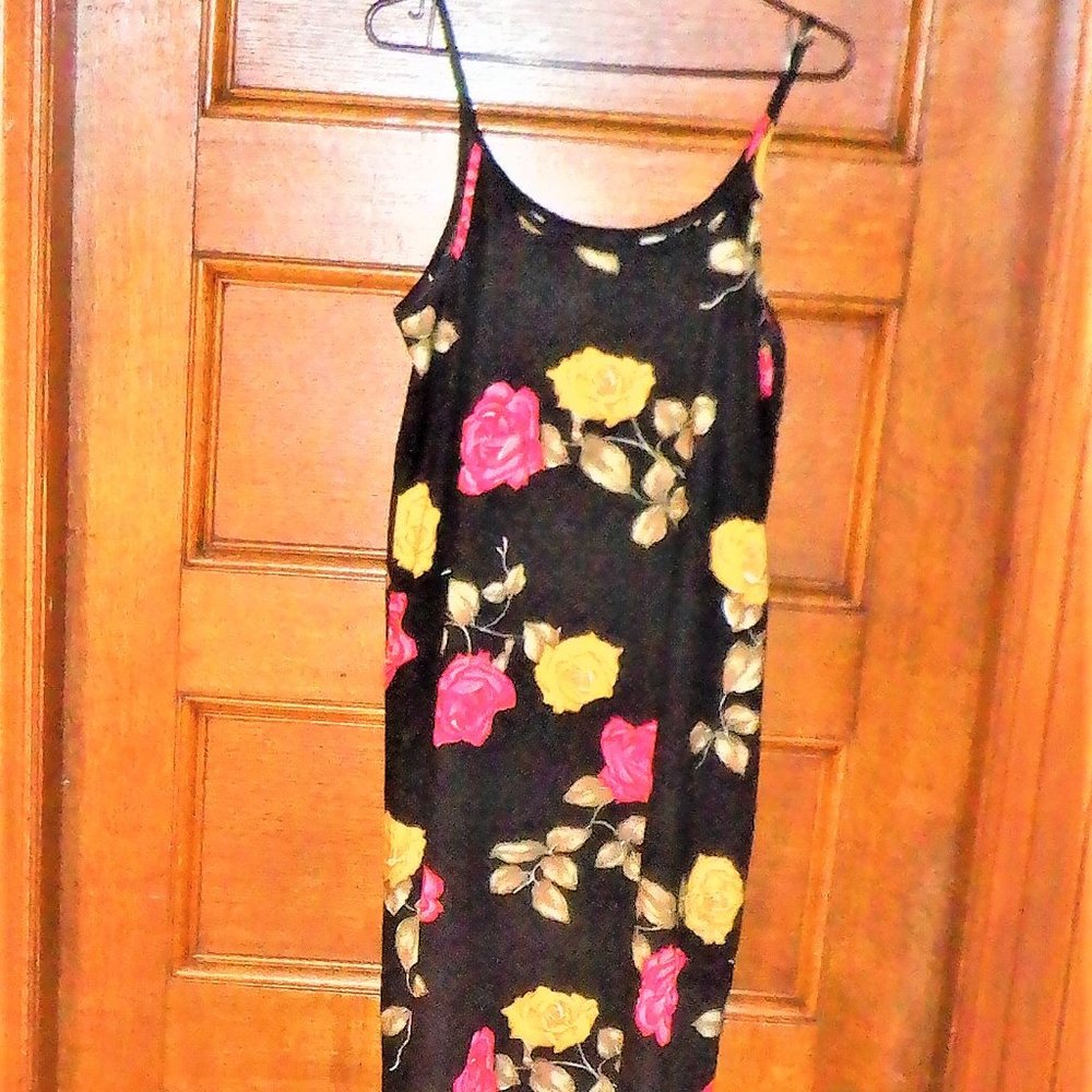 Stunning Black DRESS / Gown with Red / Yellow Roses by *** ANXIETY ***
